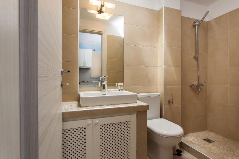 Elpiniki Luxury Apartments 네아 포티데아 외부 사진